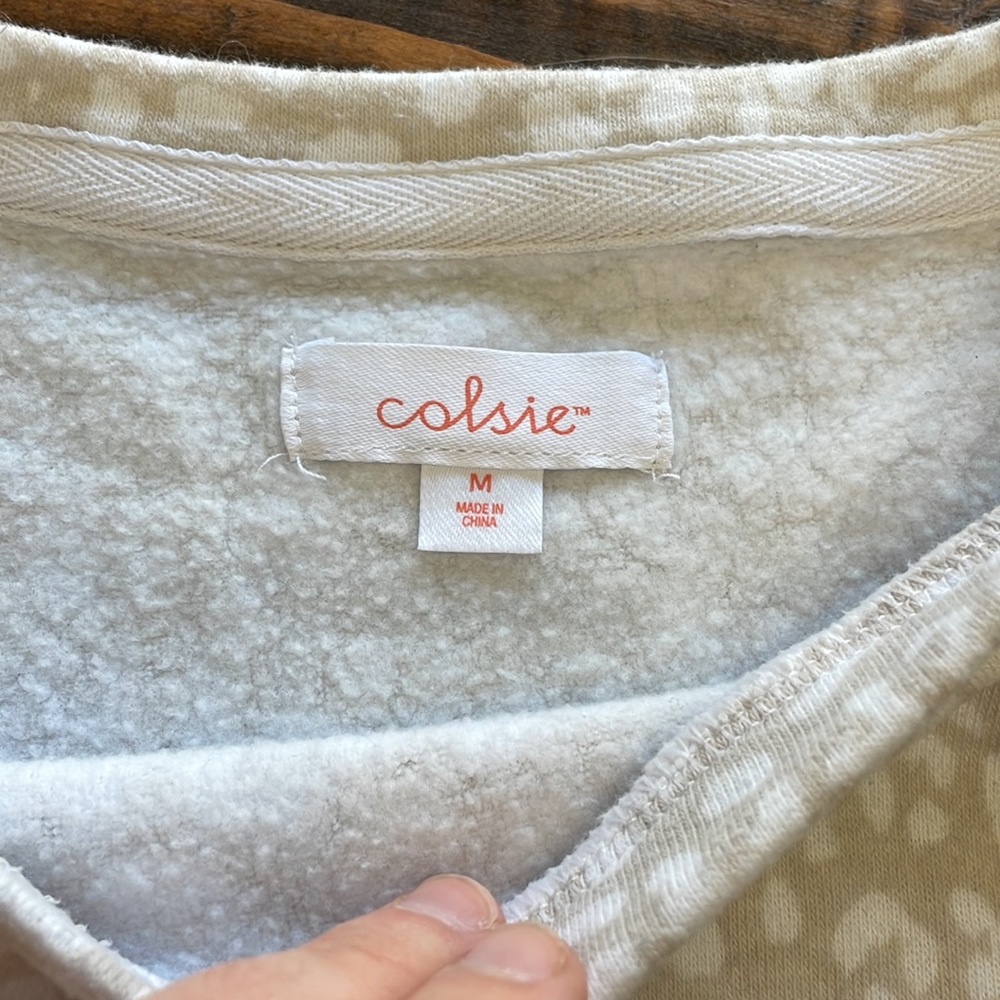 *SALE* Colsie Cropped Leopard Lounge Sleep Sweater Top Medium - Picture 4 of 8